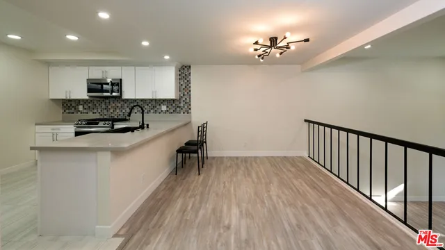 $1,450,000 | 13206 Admiral Avenue, Unit F, Marina del Rey, CA 90292