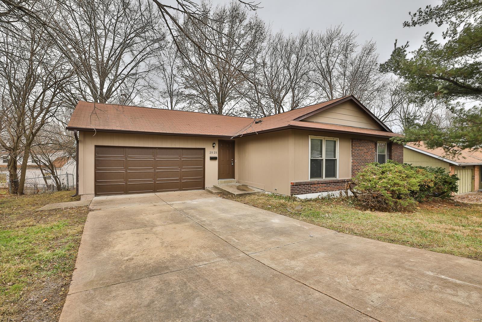 2525 Derhake Road Florissant, MO 63033 - Photo 2 of 20
