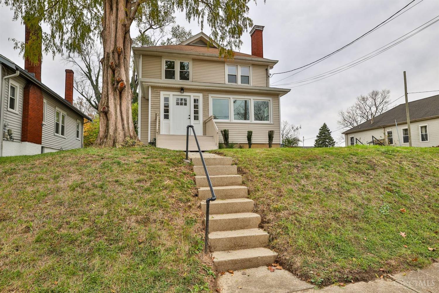 4100 Watterson Street Cincinnati, OH 45227 - Photo 2 of 47