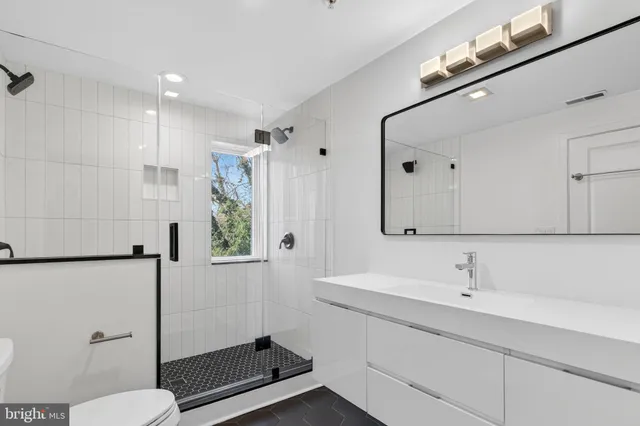 $4,600 | 1328 Maryland Avenue Northeast, Unit 3, Washington, DC 20002