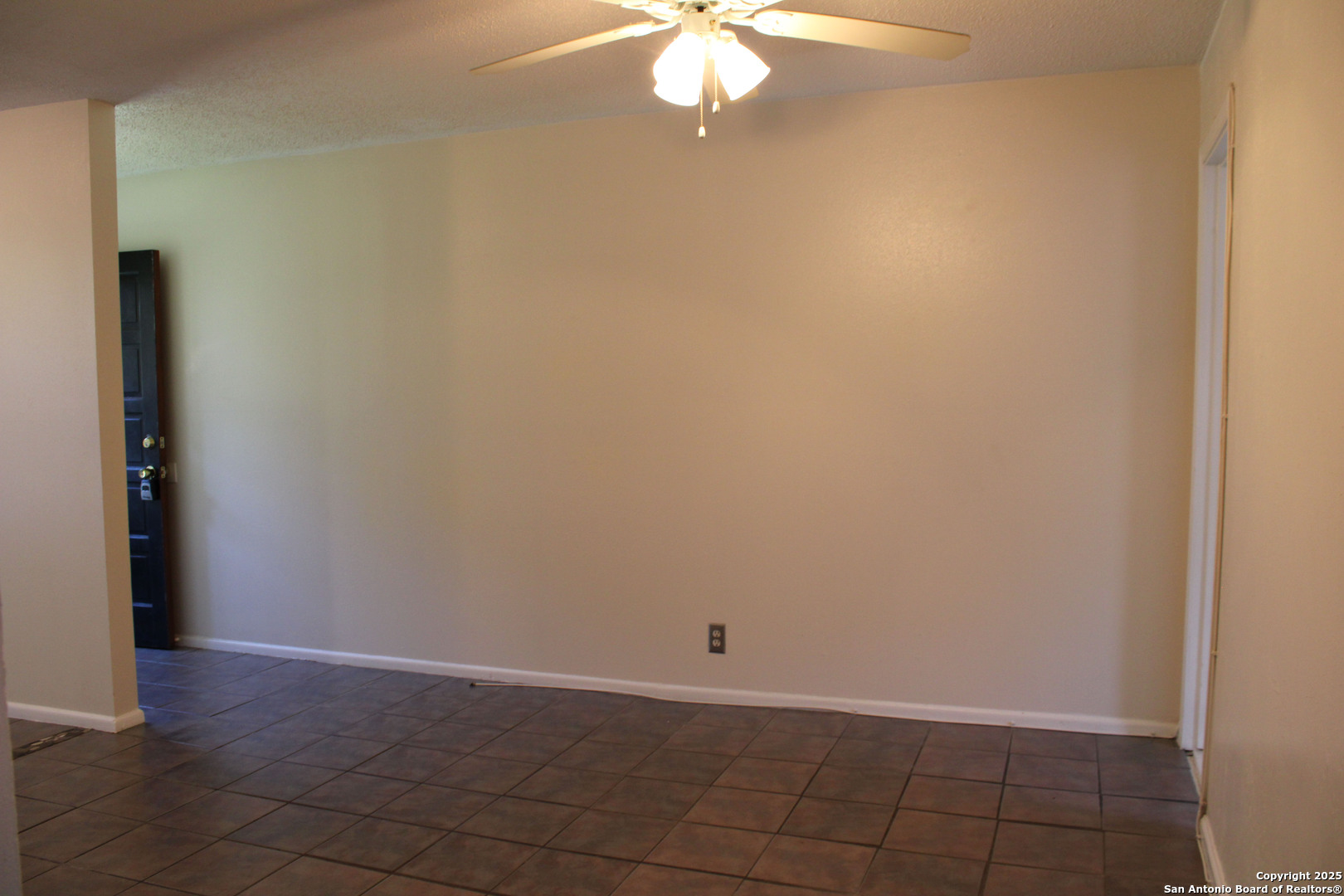 923 Vance Jackson Road, Unit 1007 San Antonio, TX 78201 - Photo 23 of 43 an empty room with a bathroom