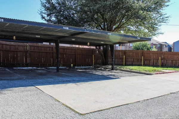 $795 | 923 Vance Jackson Road, Unit 1007, San Antonio, TX 78201