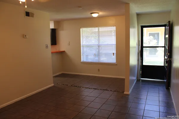 $795 | 923 Vance Jackson Road, Unit 1007, San Antonio, TX 78201