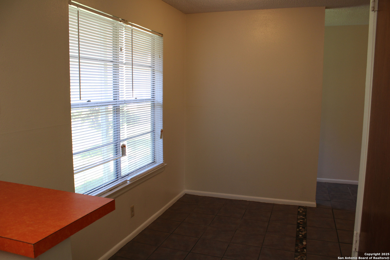 923 Vance Jackson Road, Unit 1007 San Antonio, TX 78201 - Photo 33 of 43 a view of an empty room with a window
