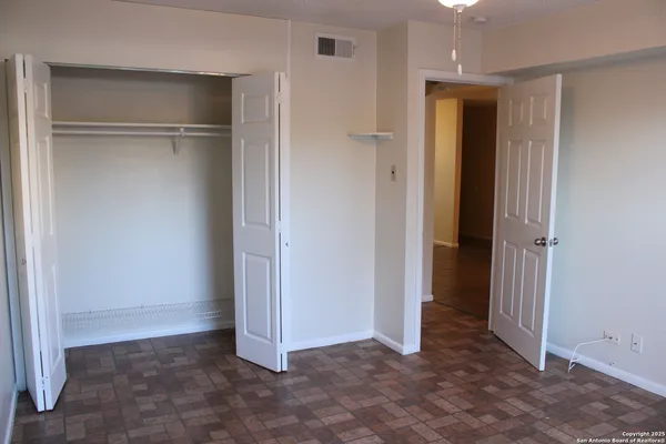 $795 | 923 Vance Jackson Road, Unit 1007, San Antonio, TX 78201