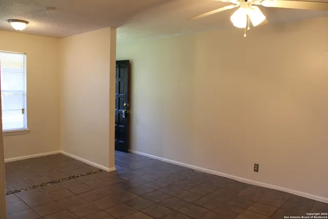 $895 | 923 Vance Jackson Road, Unit 1007, San Antonio, TX 78201