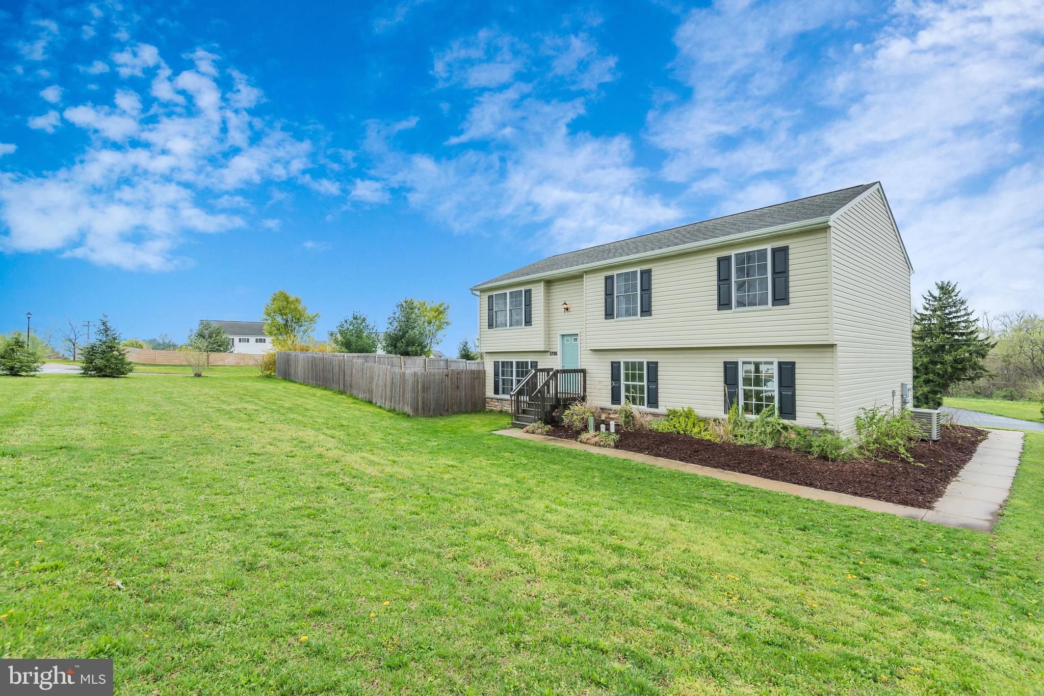 1798 Campus Road Elizabethtown, PA 17022 - Photo 2 of 26