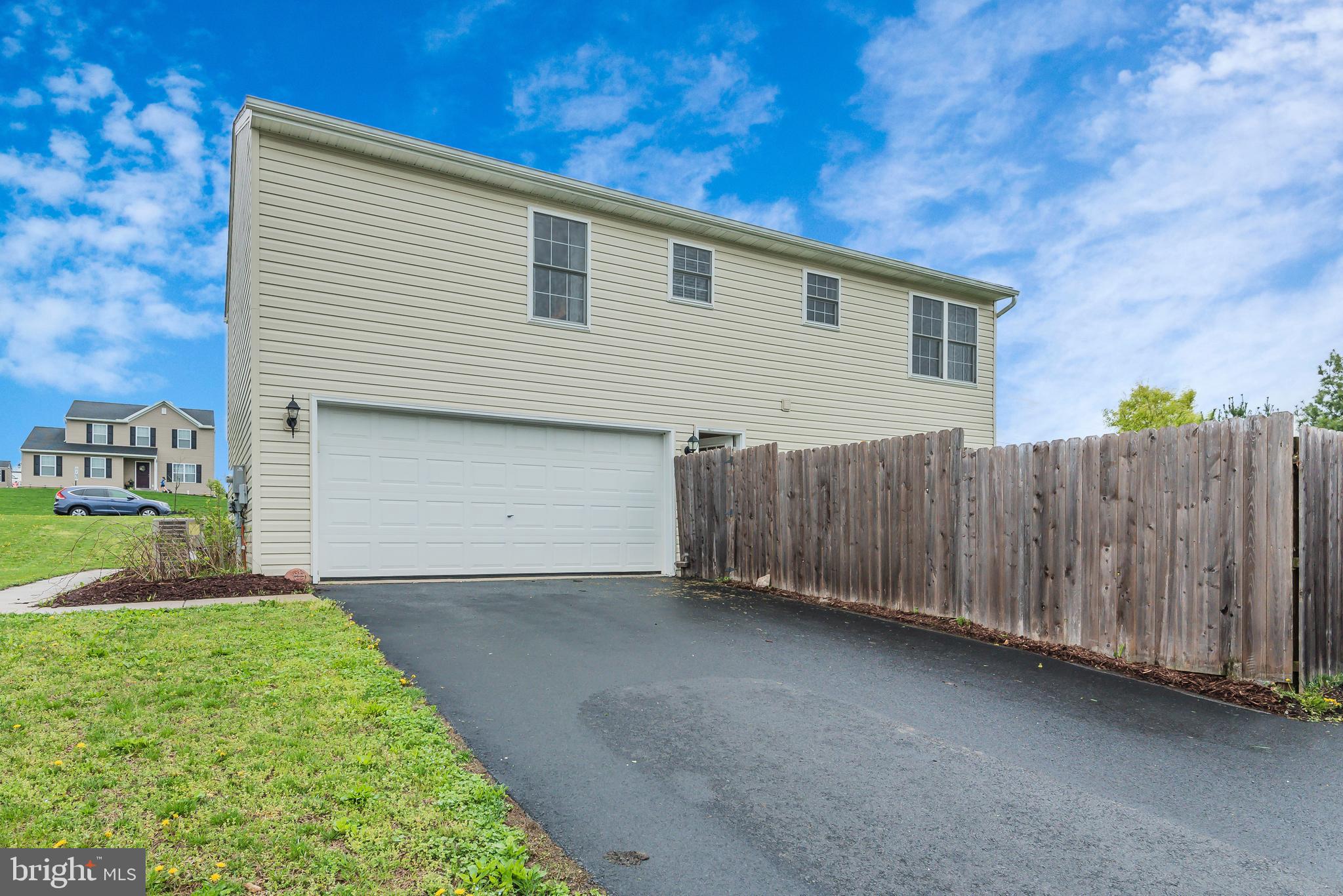 1798 Campus Road Elizabethtown, PA 17022 - Photo 23 of 26 Over-sized garage