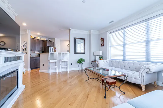 $615,000 | 10 Braemoor Woods Road, Unit 300, Salem, NH 03079