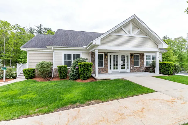 $610,000 | 10 Braemoor Woods Road, Unit 300, Salem, NH 03079