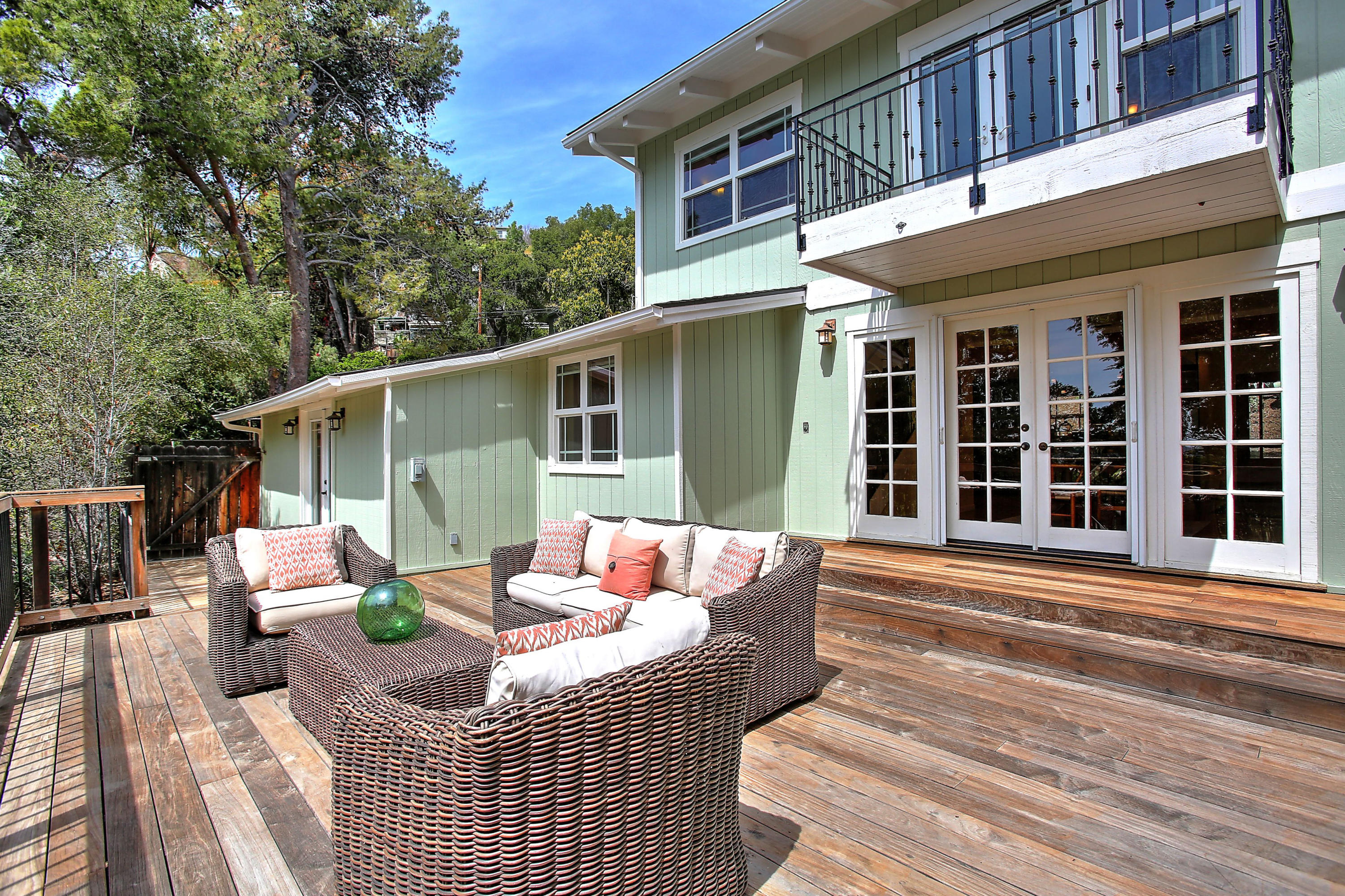 833 Cheltenham Road Santa Barbara, CA 93105 - Photo 17 of 23 Rear Deck