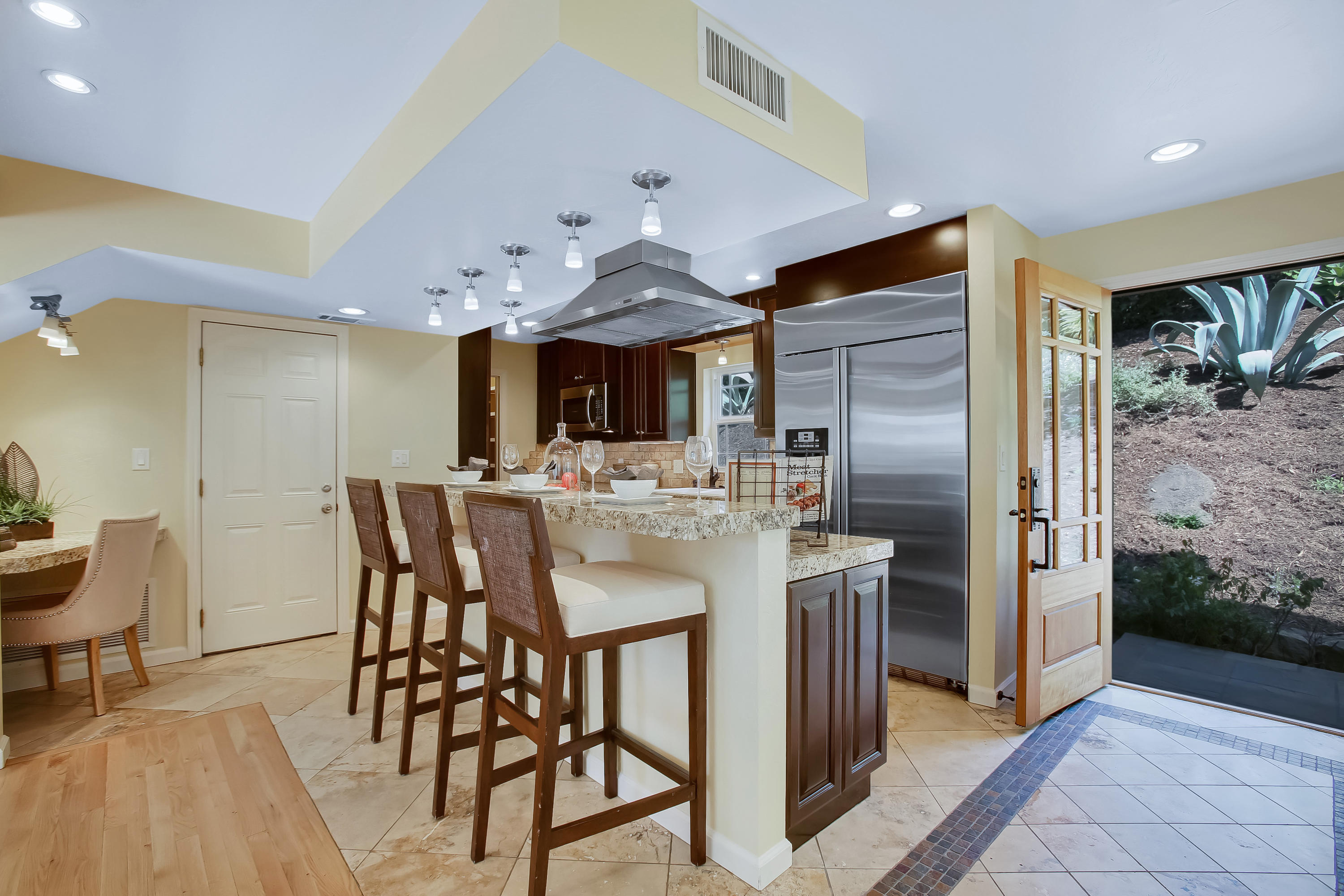 833 Cheltenham Road Santa Barbara, CA 93105 - Photo 2 of 23 Kitchen