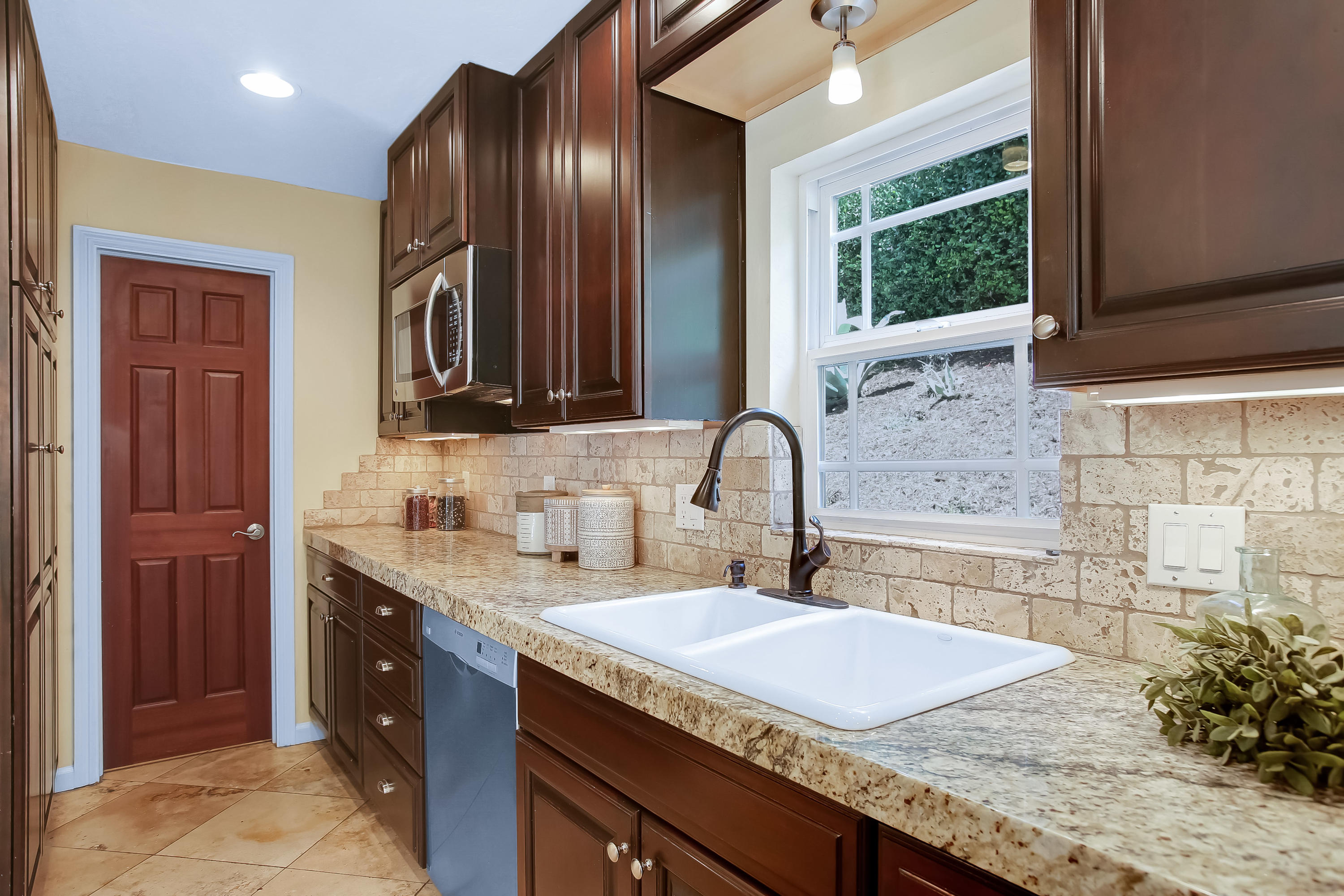 833 Cheltenham Road Santa Barbara, CA 93105 - Photo 4 of 23 Kitchen Detail