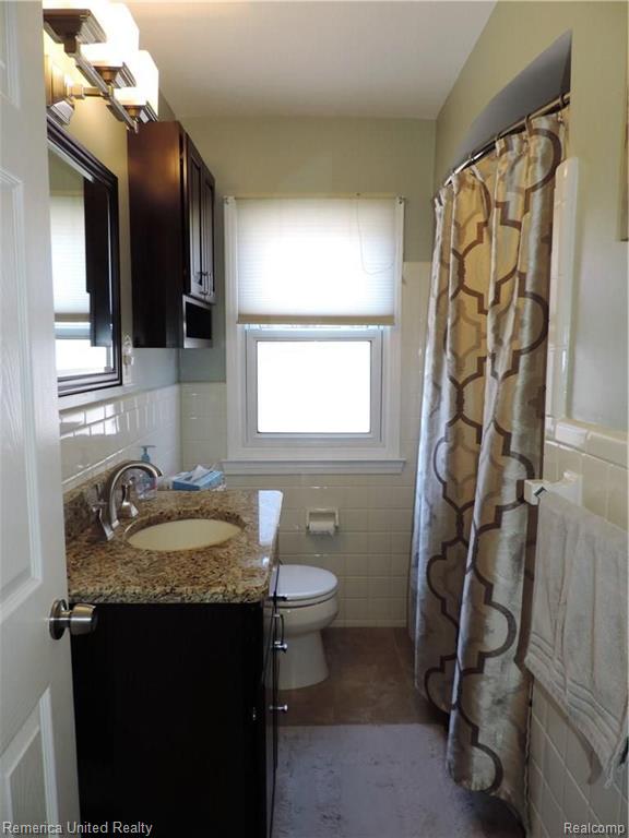 2717 Cumberland Road Berkley, MI 48072 - Photo 19 of 35