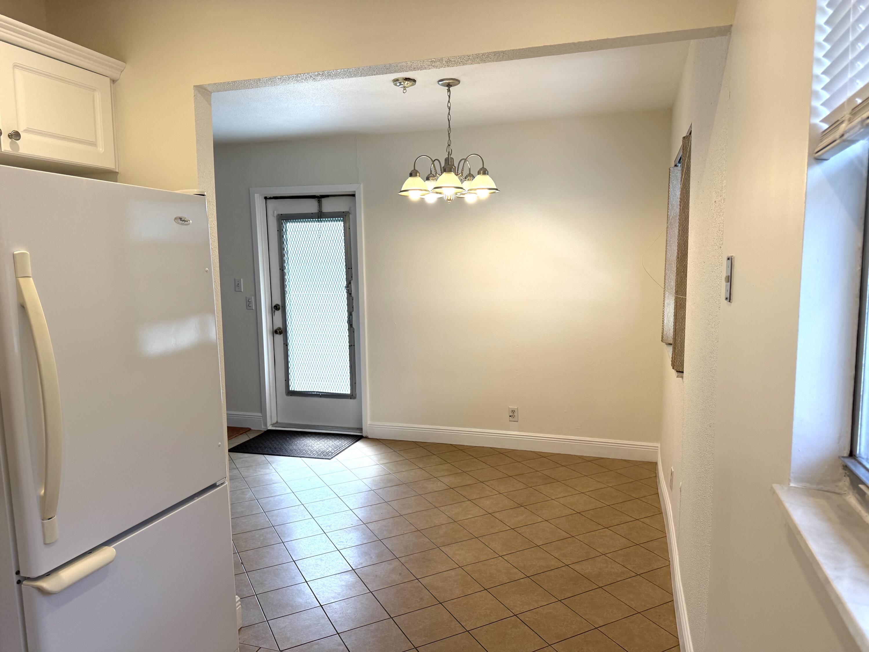 569 Monaco L Delray Beach Delray Beach, FL 33446 - Photo 11 of 32 Dining Area 569 MON-L