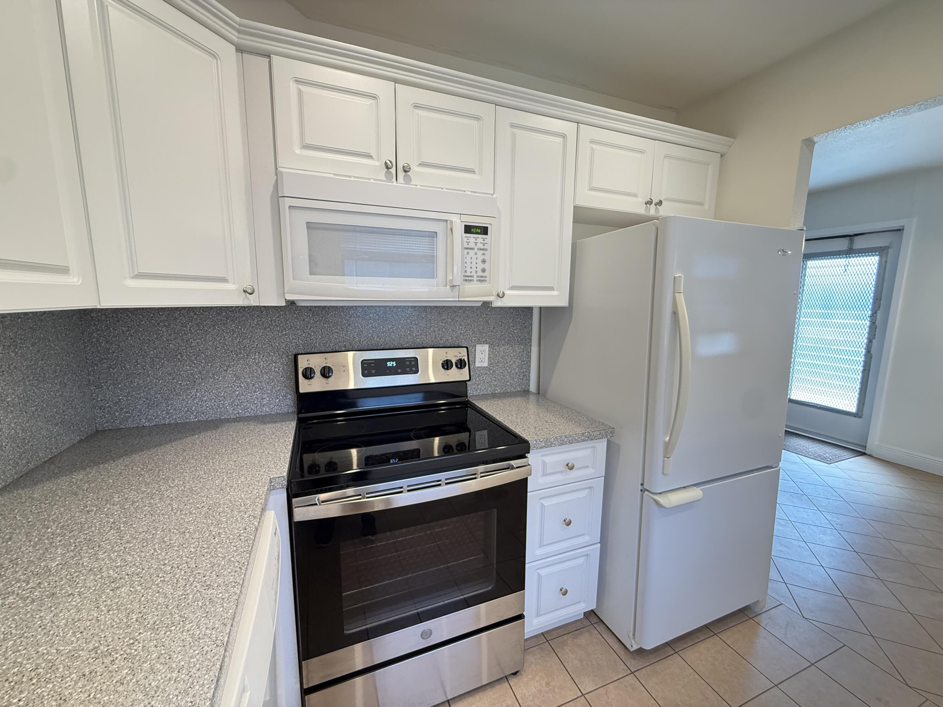 569 Monaco L Delray Beach Delray Beach, FL 33446 - Photo 13 of 32 KITCHEN'569 MON-L