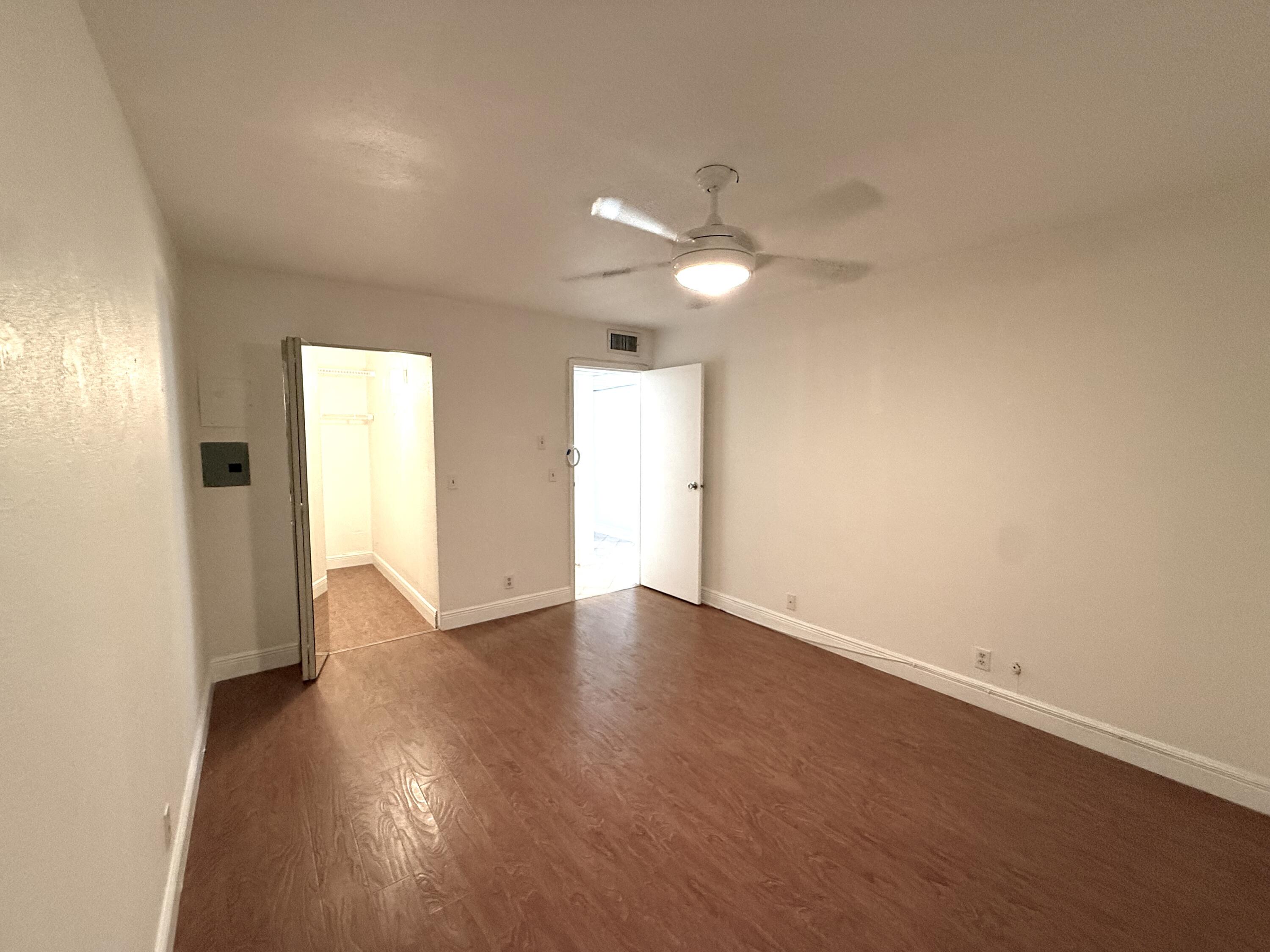 569 Monaco L Delray Beach Delray Beach, FL 33446 - Photo 15 of 32 Primary Bedrm 569 MON-L