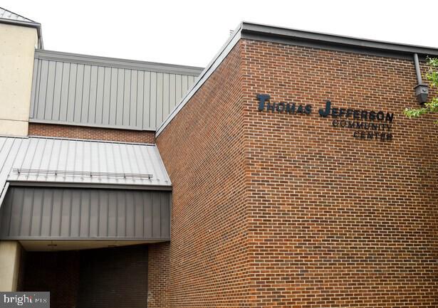 203 South Courthouse Road Arlington, VA 22204 - Photo 41 of 43 a view of outdoor space with deck