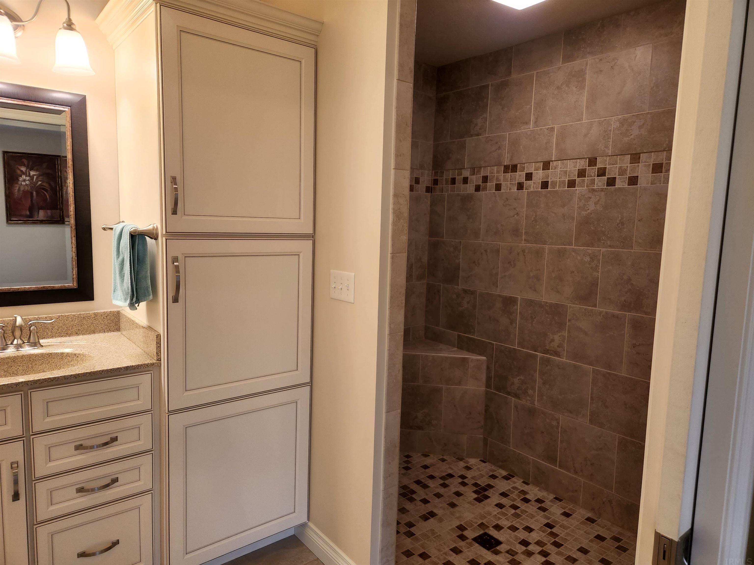 466 South Kluemper Road Jasper, IN 47546 - Photo 8 of 19 Gallery Image 8
