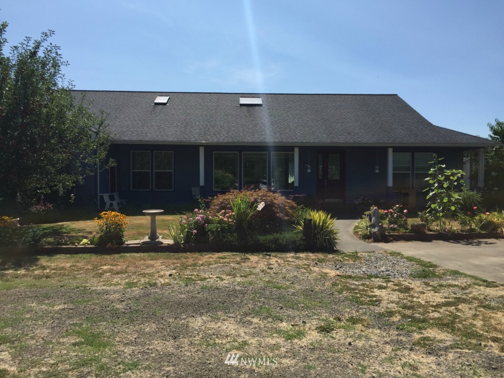 442 Bond Road Castle Rock, WA 98611 - Photo 2 of 16