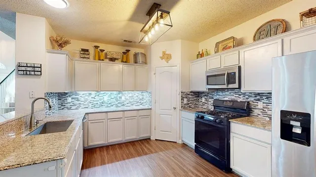 $425,000 | 3805 Braxton Lane, Flower Mound, TX 75028