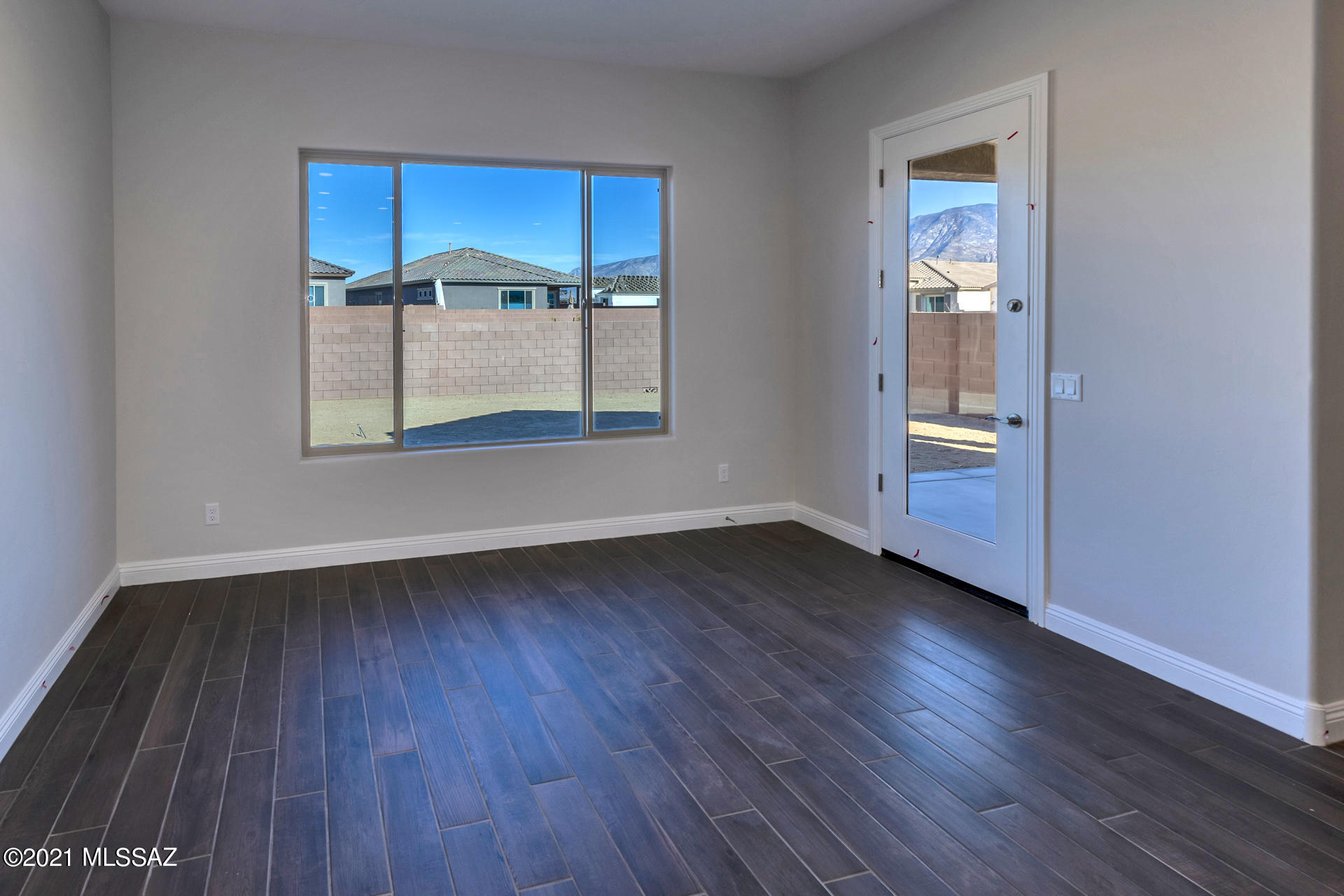 677 East Romsdalen Road East Tucson, AZ 85755 - Photo 10 of 44