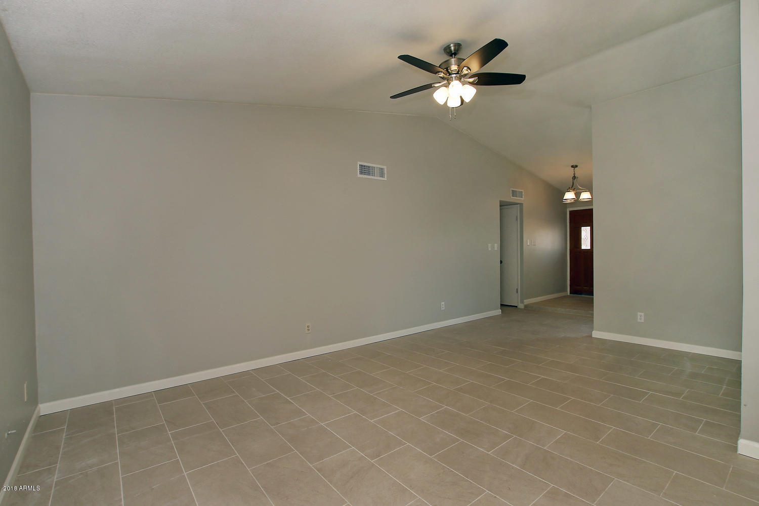 1425 West Utopia Road Phoenix, AZ 85027 - Photo 11 of 35 Vaulted ceiling Family Room