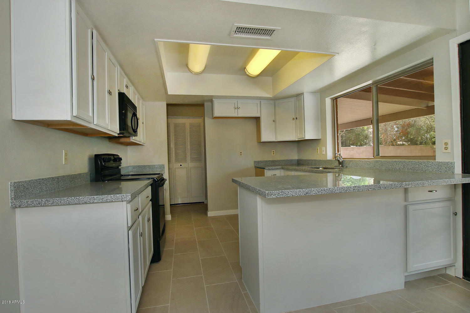 1425 West Utopia Road Phoenix, AZ 85027 - Photo 13 of 35 1425 W Utopia Rd Phoenix AZ-large-014-27