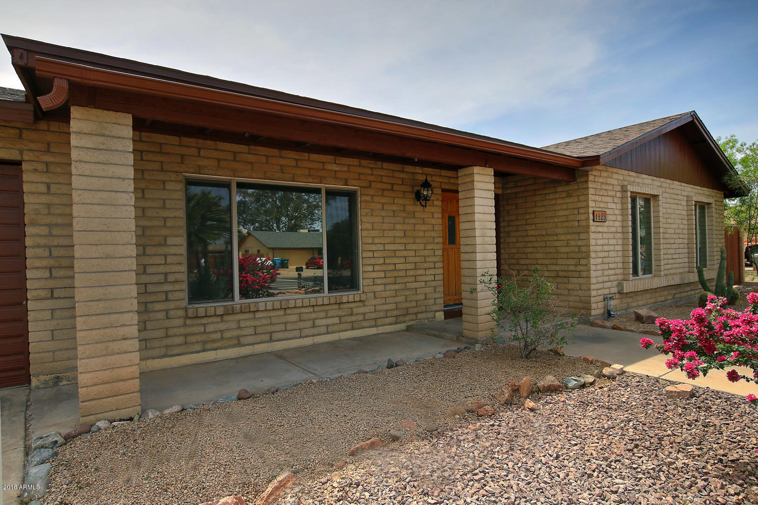1425 West Utopia Road Phoenix, AZ 85027 - Photo 30 of 35 Large Front Porch
