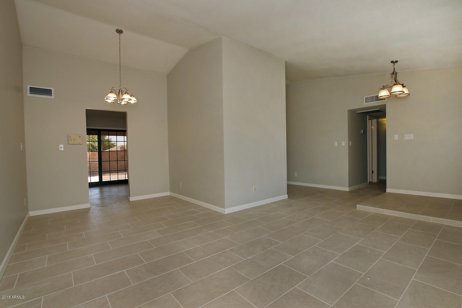 1425 West Utopia Road Phoenix, AZ 85027 - Photo 5 of 35 Front Room
