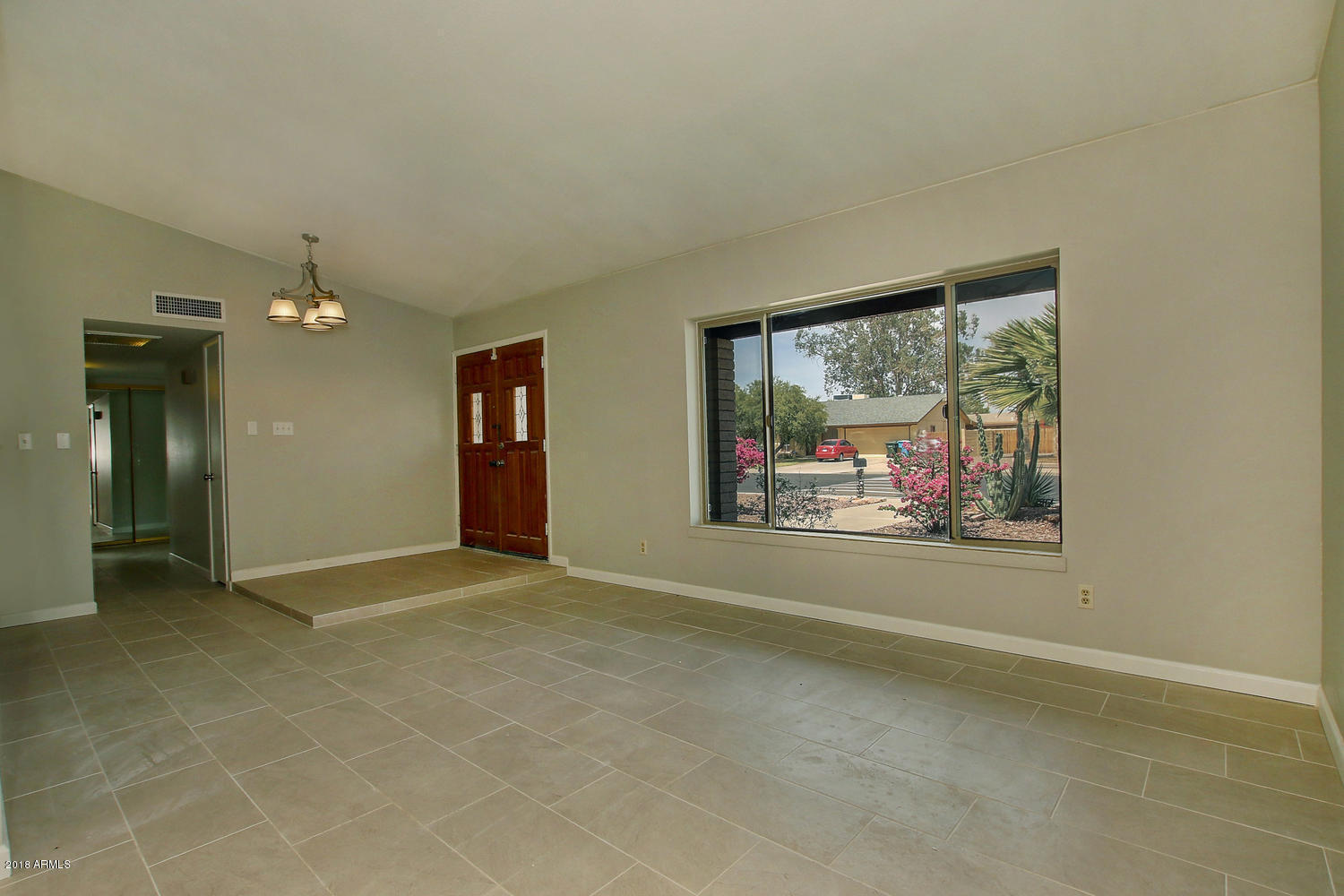 1425 West Utopia Road Phoenix, AZ 85027 - Photo 8 of 35 1425 W Utopia Rd Phoenix AZ-large-007-15
