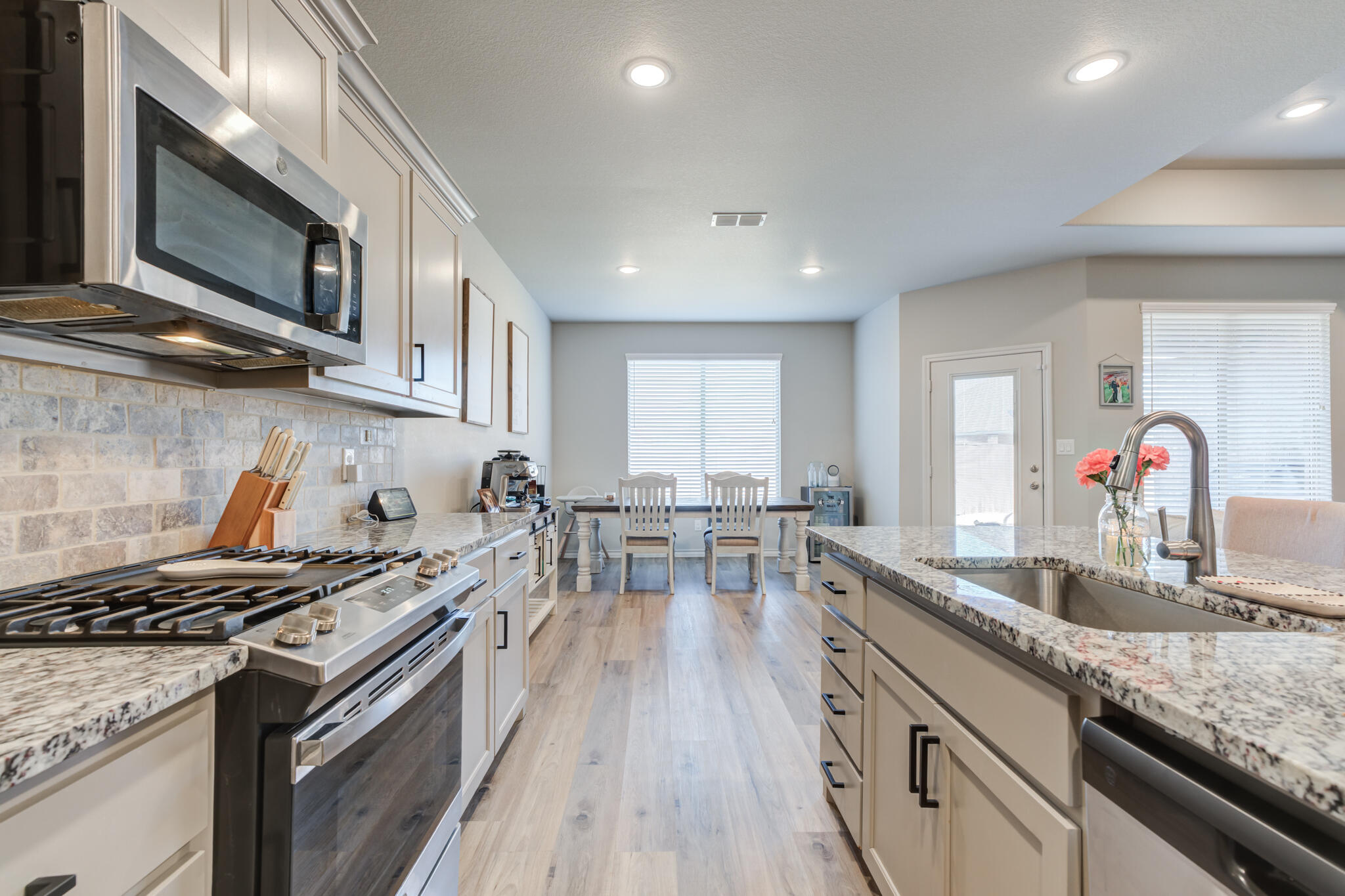 812 North 3rd Street Wolfforth, TX 79382 - Photo 17 of 44 DSC02471_2_3_4_5