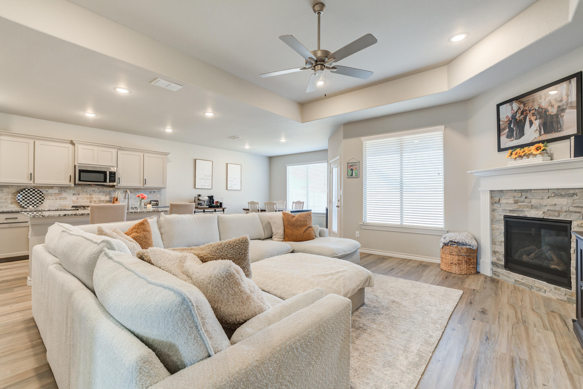 812 North 3rd Street Wolfforth, TX 79382 - Photo 6 of 44 DSC02421_2_3_4_5