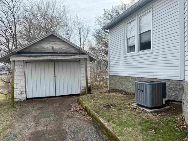 $350,000 | 524 High Street, Shoals, IN 47581