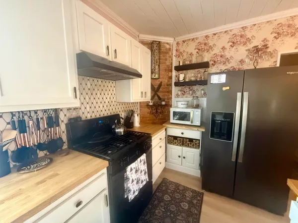 $350,000 | 524 High Street, Shoals, IN 47581