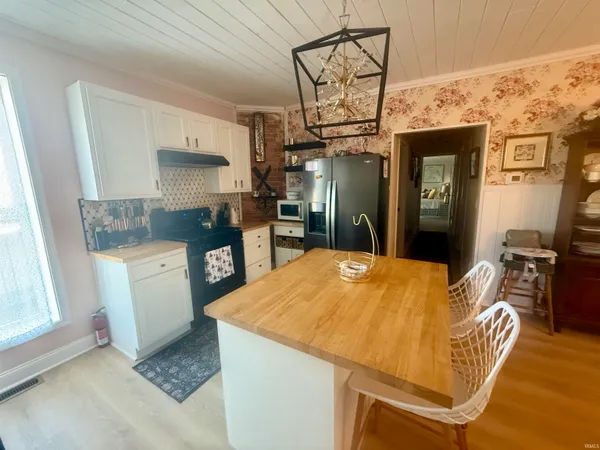 $350,000 | 524 High Street, Shoals, IN 47581