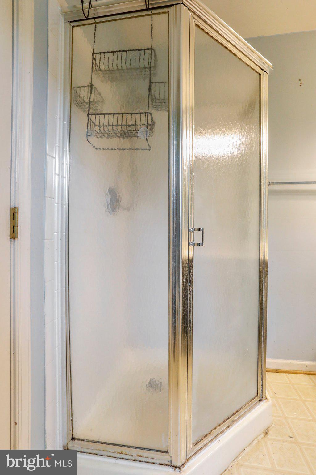 6115 Pine Ridge Terrace Frederick, MD 21701 - Photo 20 of 42 Primary Bathroom