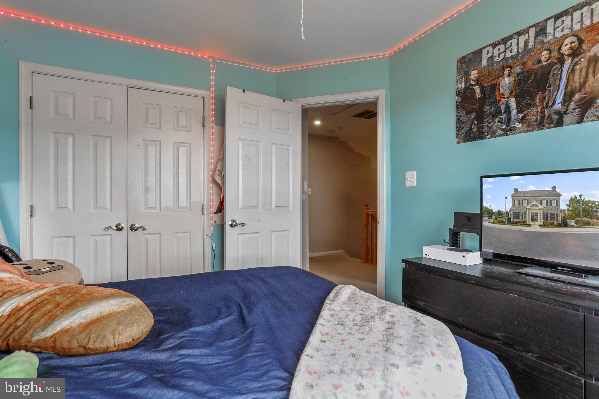 6115 Pine Ridge Terrace Frederick, MD 21701 - Photo 26 of 42 Third Bedroom