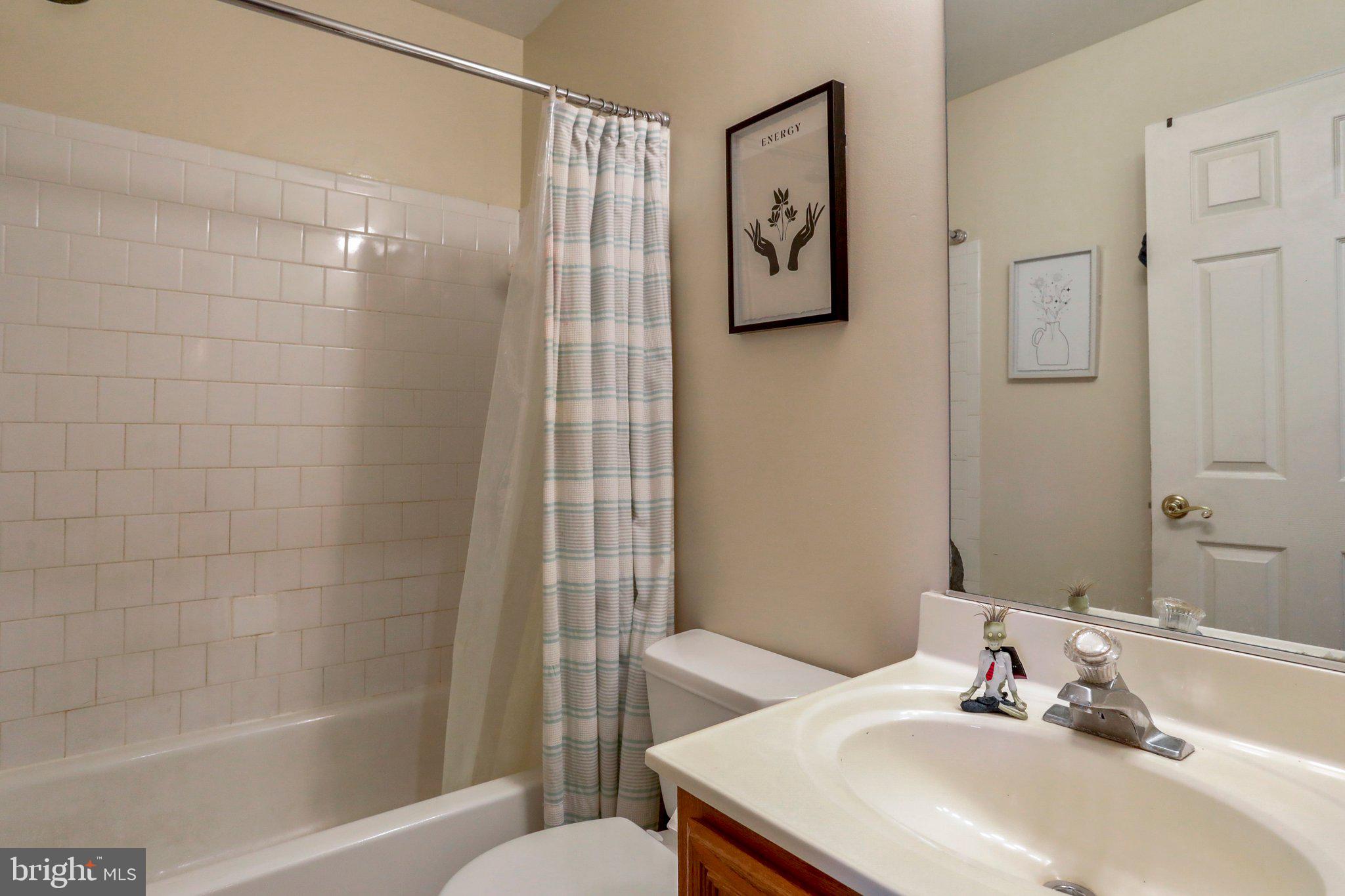 6115 Pine Ridge Terrace Frederick, MD 21701 - Photo 28 of 42 Full Bathroom