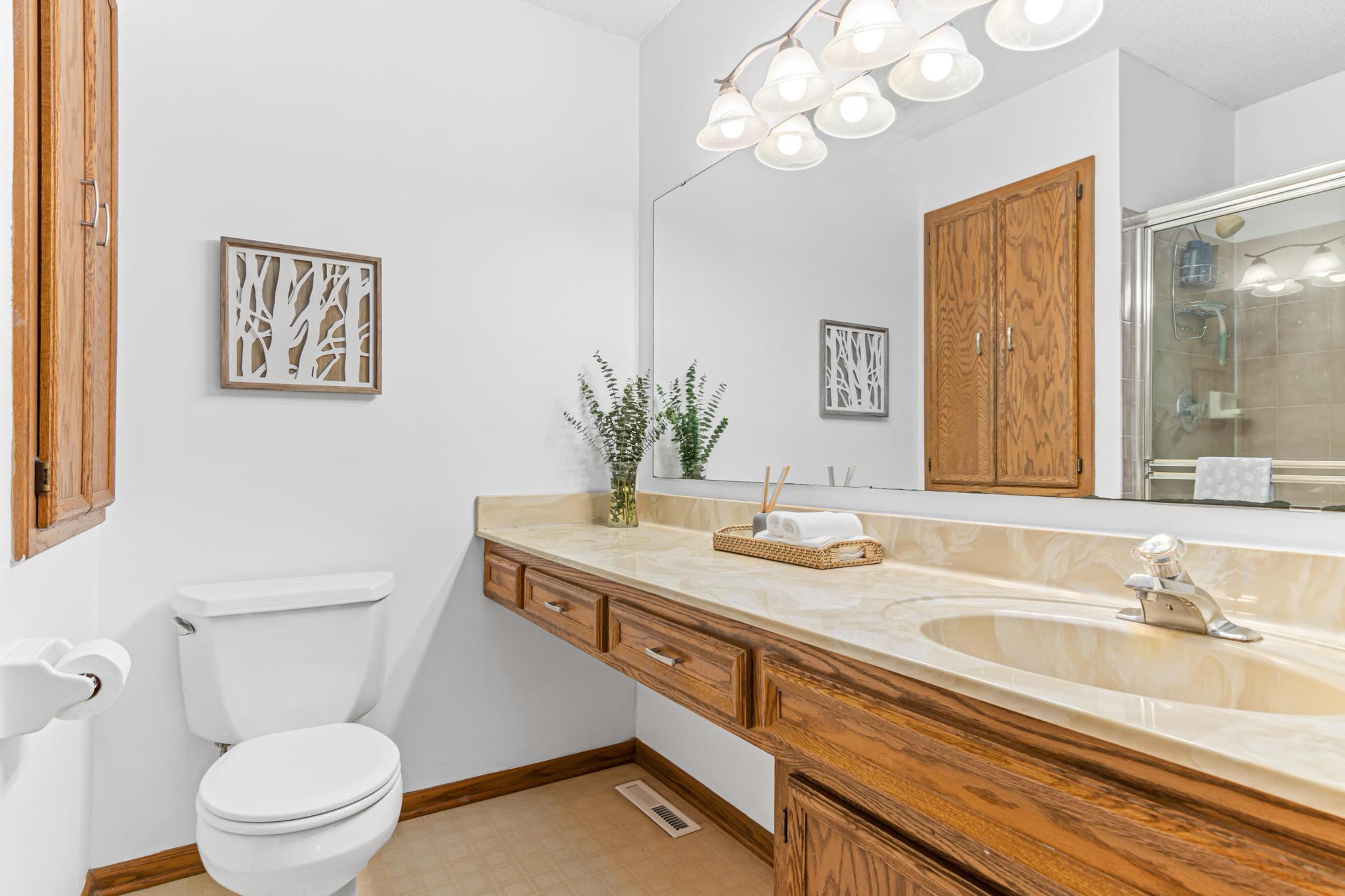 1007 Cross Road Eagan, MN 55123 - Photo 18 of 46