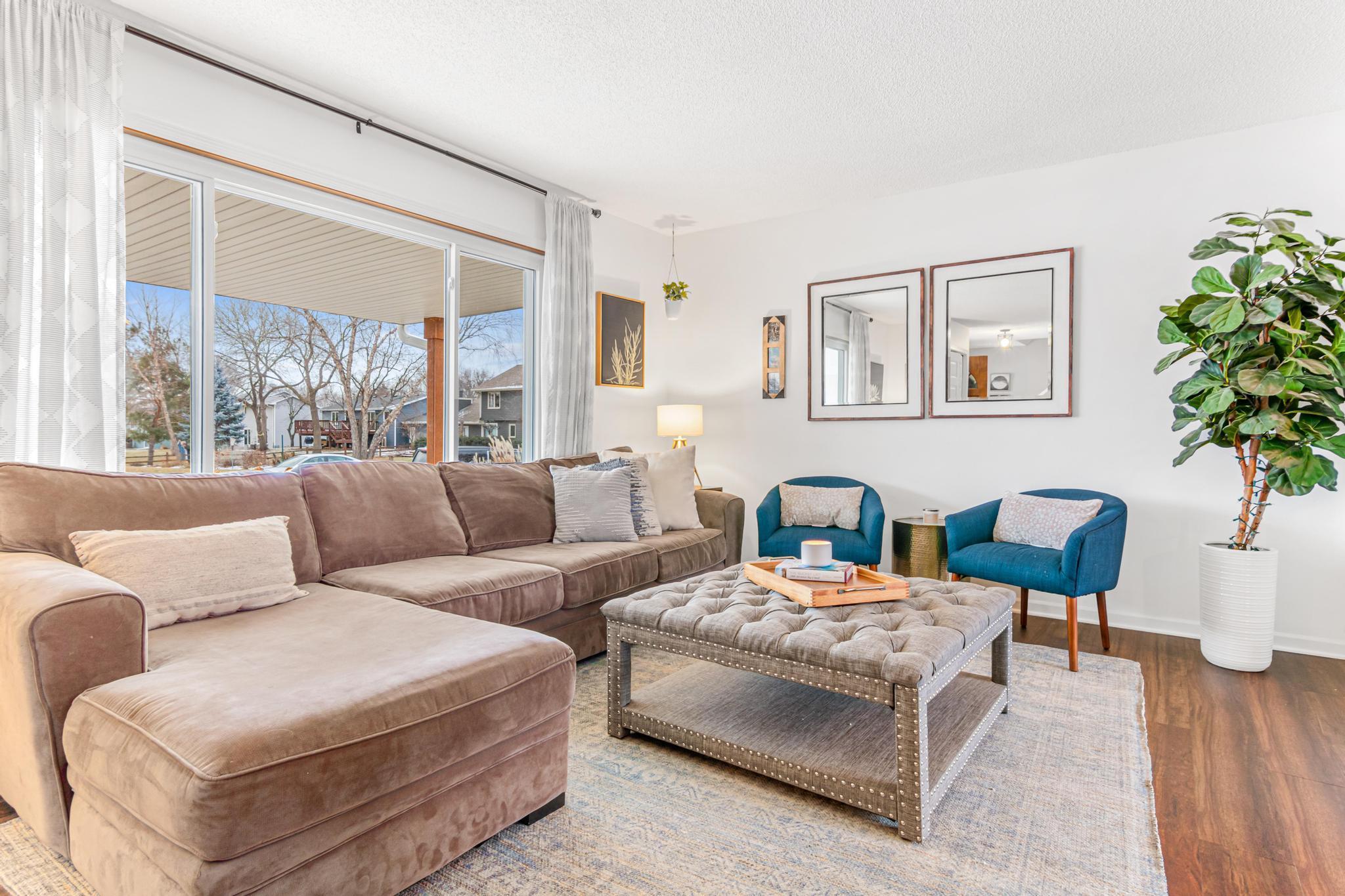 1007 Cross Road Eagan, MN 55123 - Photo 3 of 46