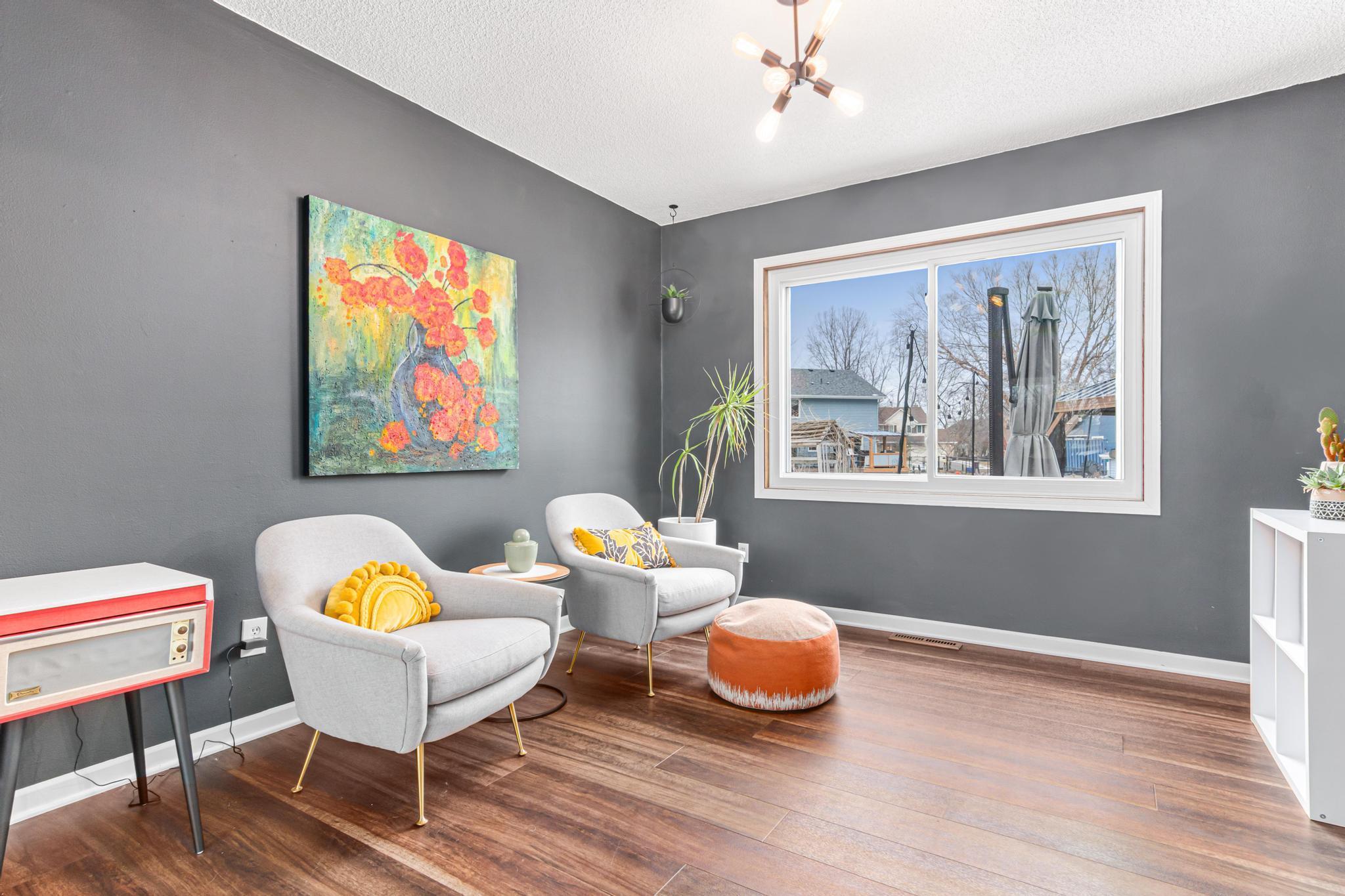 1007 Cross Road Eagan, MN 55123 - Photo 5 of 46