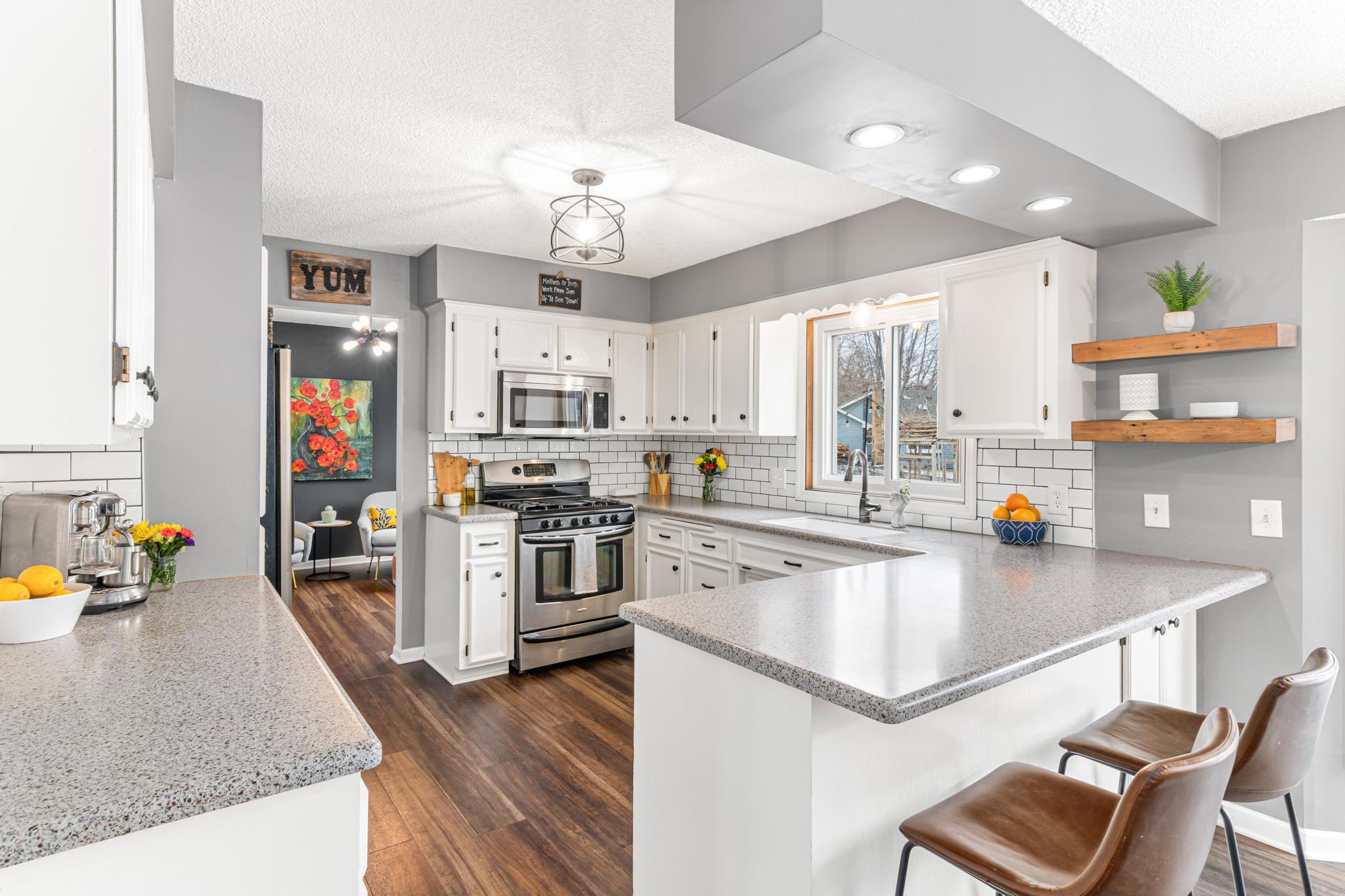 1007 Cross Road Eagan, MN 55123 - Photo 7 of 46