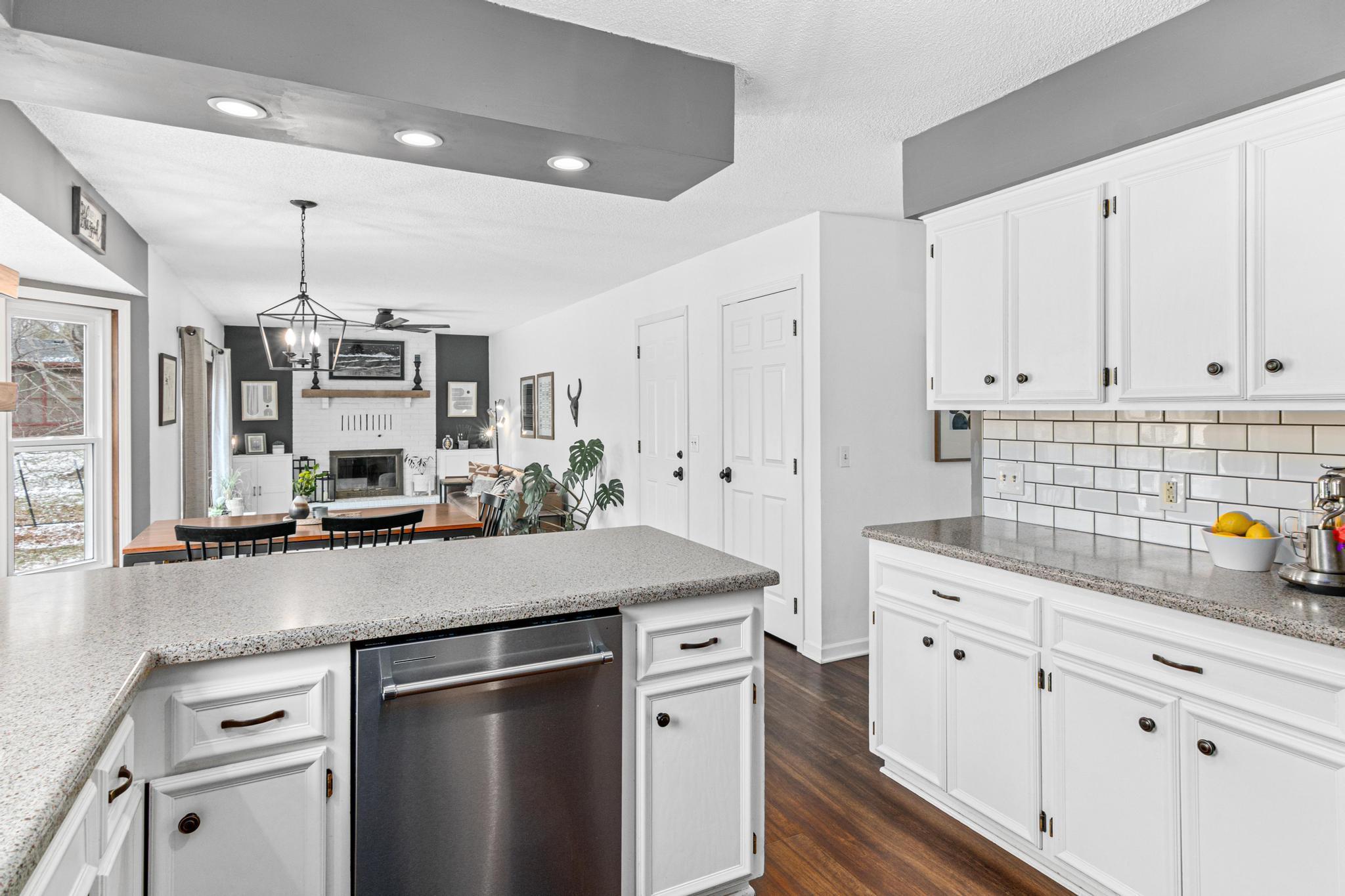 1007 Cross Road Eagan, MN 55123 - Photo 10 of 46