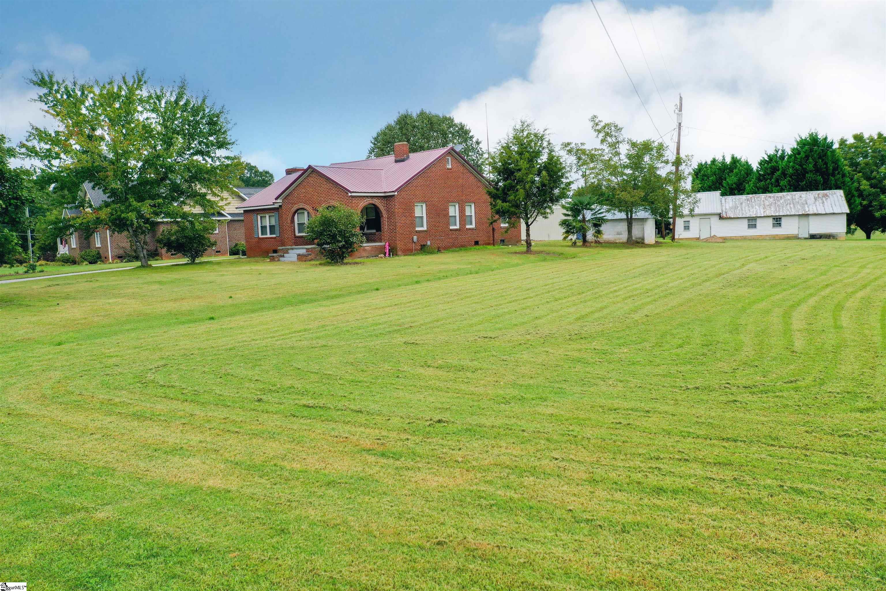 706 Deadfall Road Greenwood, SC 29649 - Photo 2 of 28 Gallery Image 2