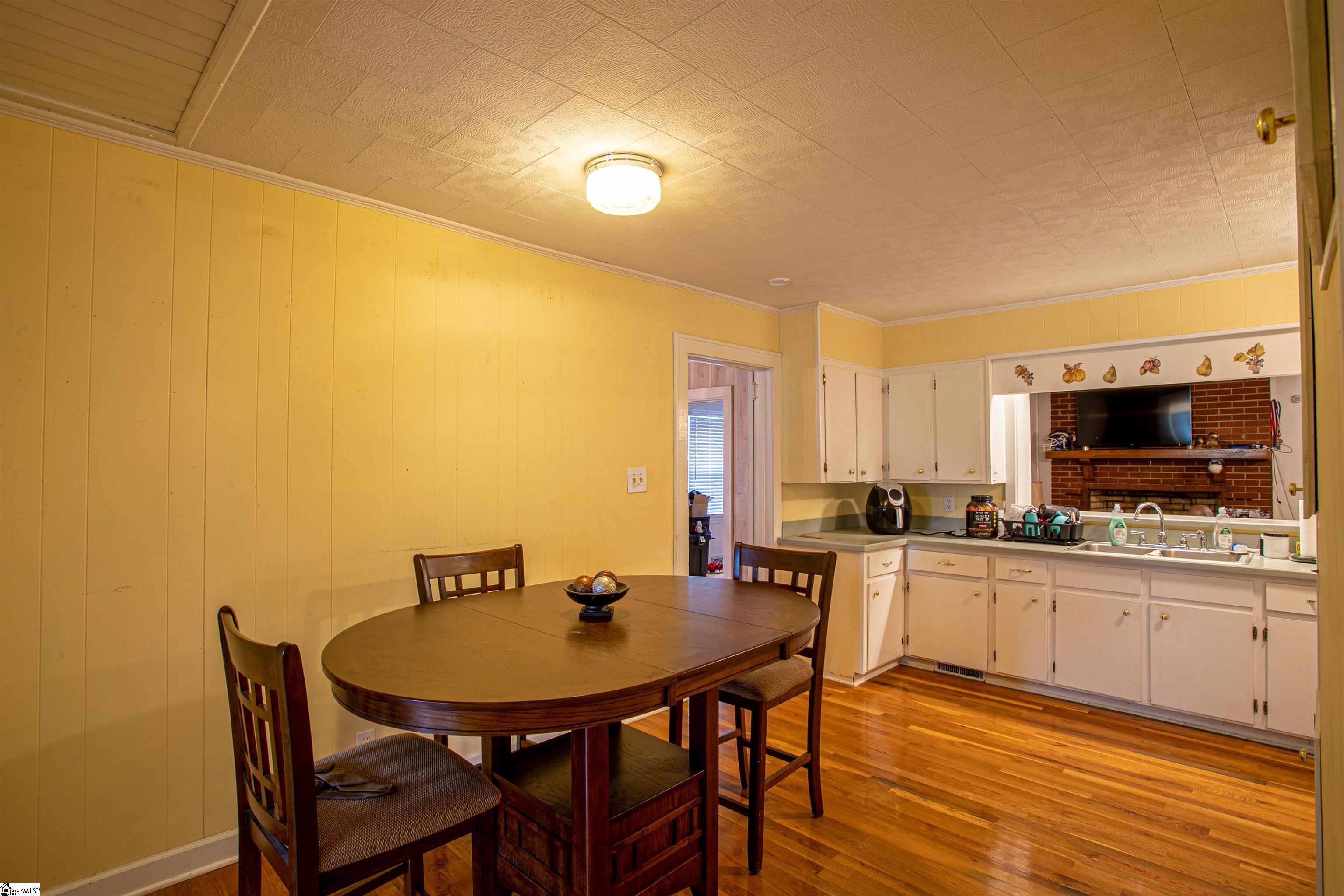 706 Deadfall Road Greenwood, SC 29649 - Photo 11 of 28 Gallery Image 11