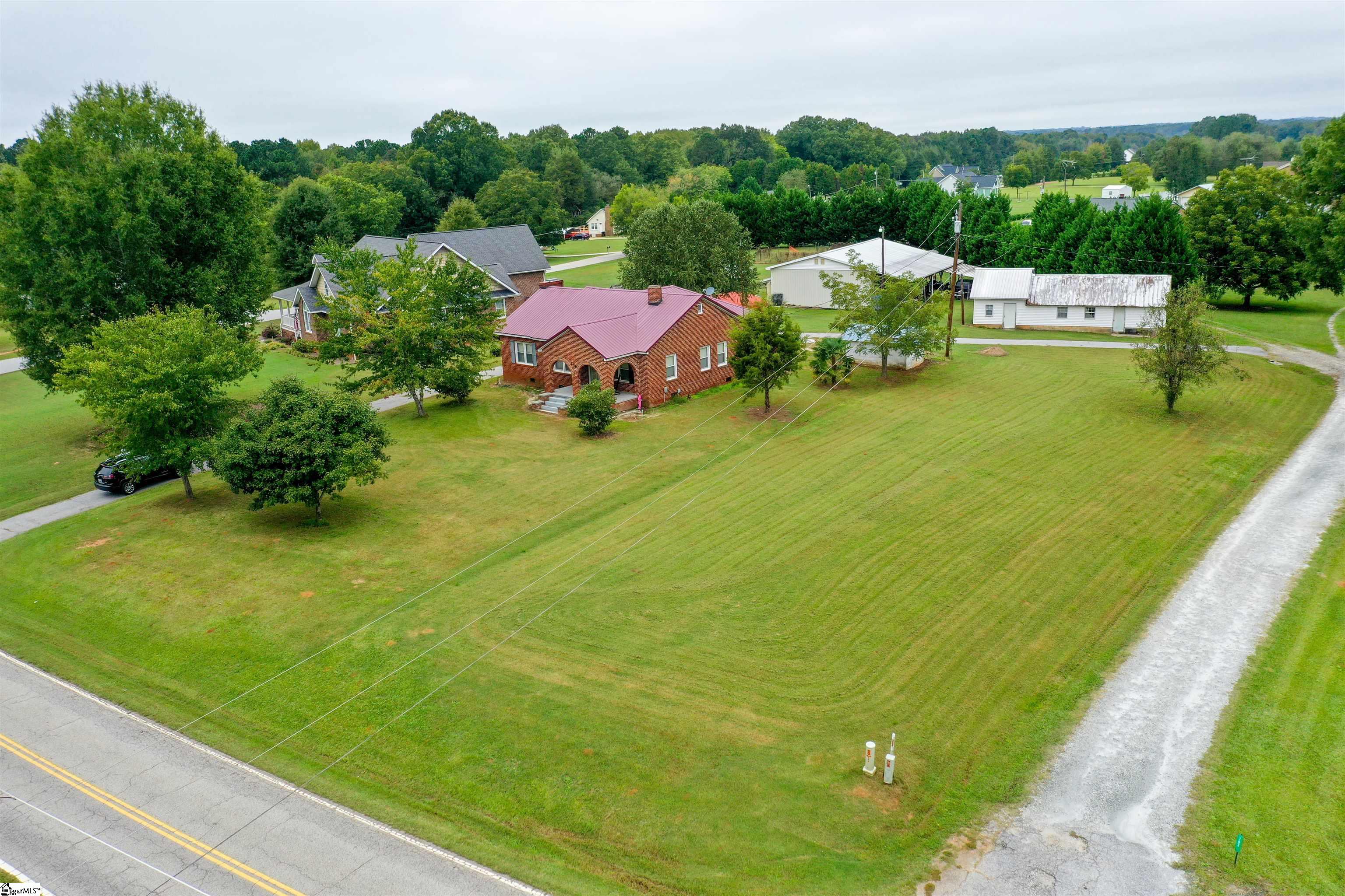 706 Deadfall Road Greenwood, SC 29649 - Photo 3 of 28 Gallery Image 3