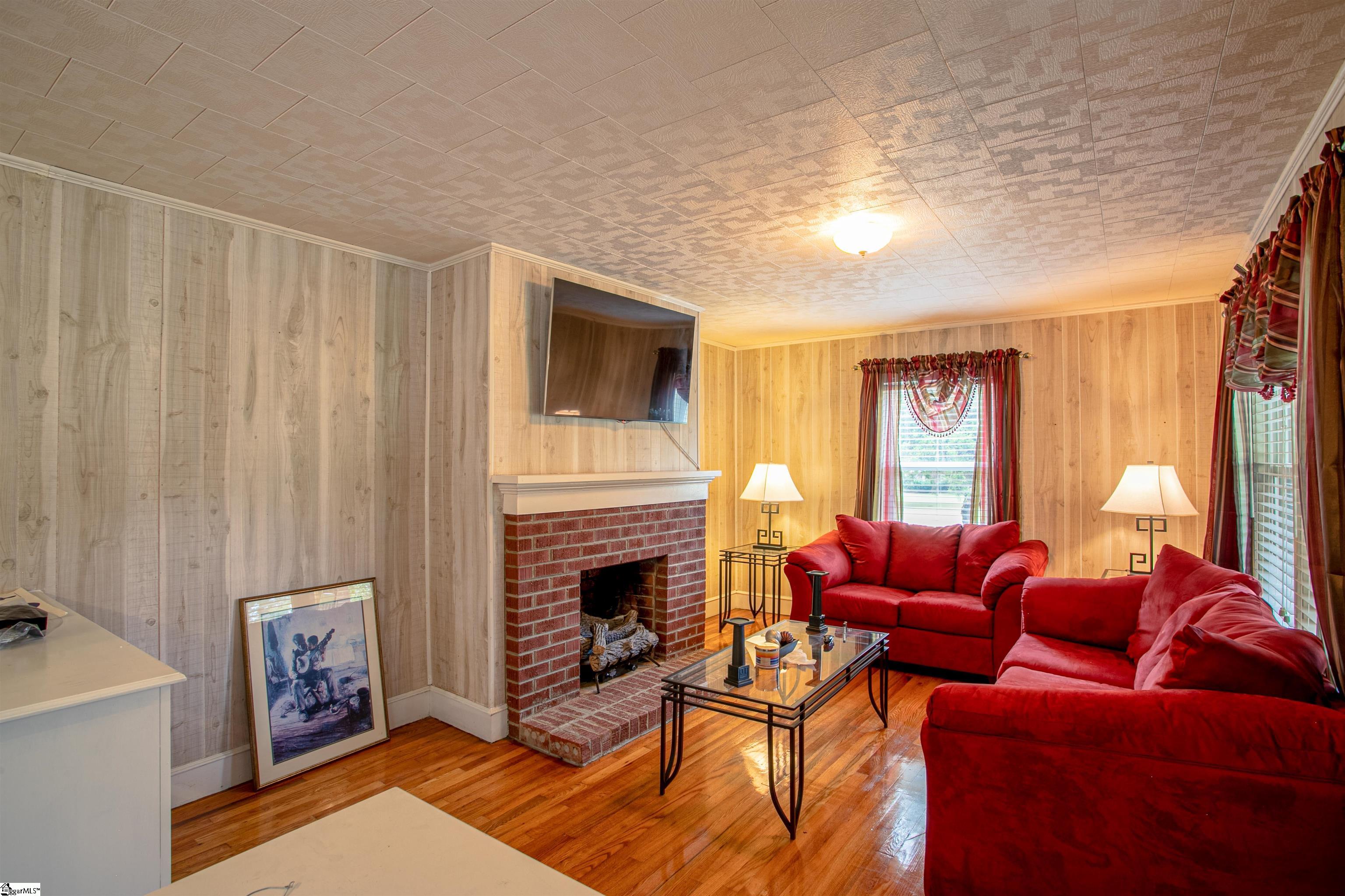 706 Deadfall Road Greenwood, SC 29649 - Photo 4 of 28 Gallery Image 4
