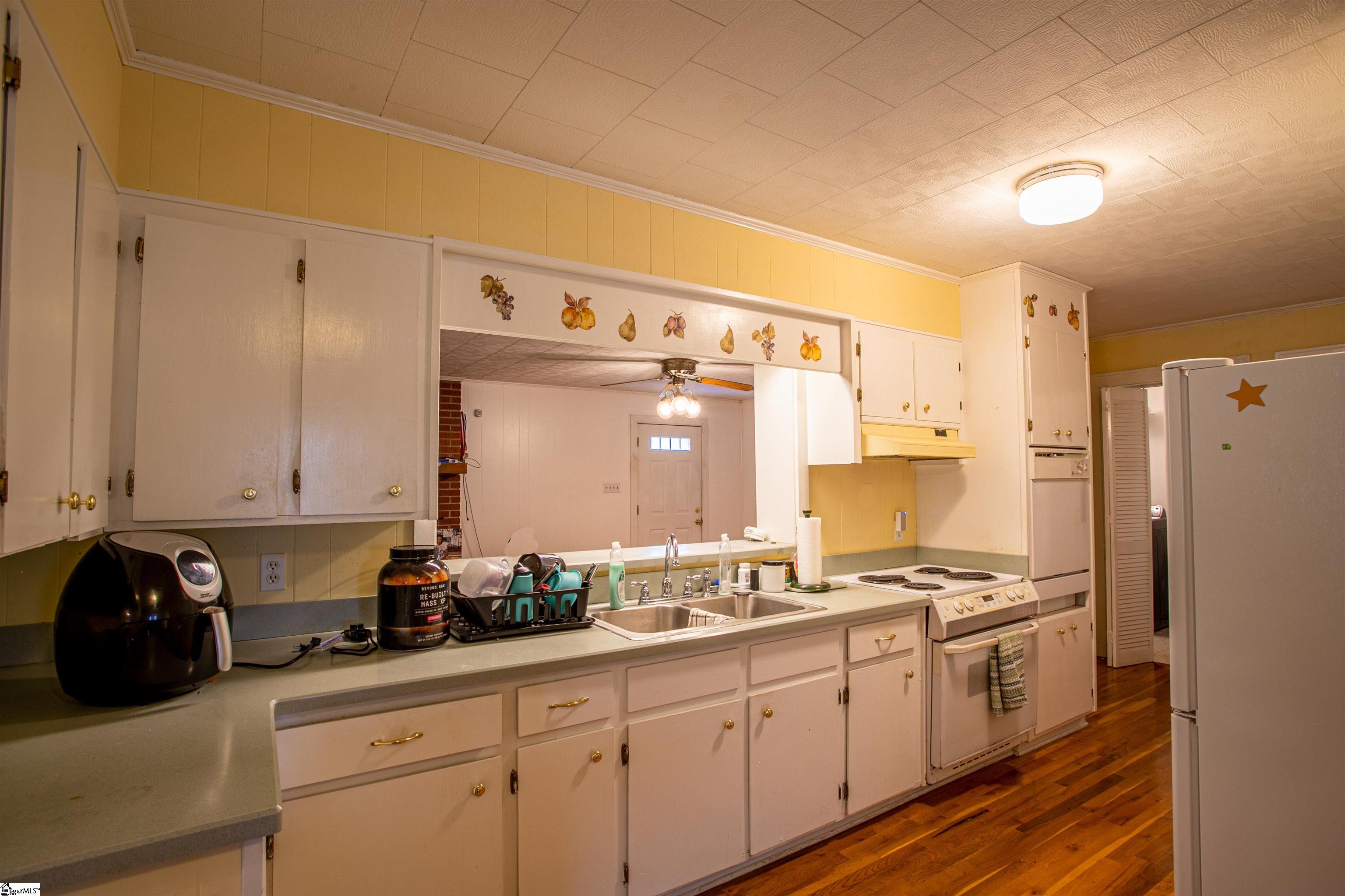 706 Deadfall Road Greenwood, SC 29649 - Photo 8 of 28 Gallery Image 8