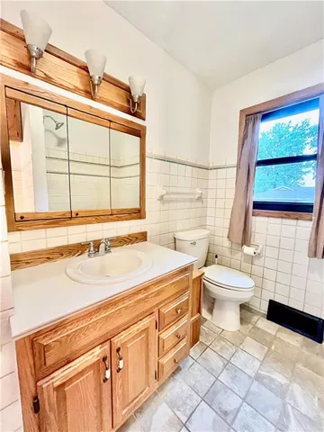 $335,000 | 1612 Country Club Road, Atchison, KS 66002